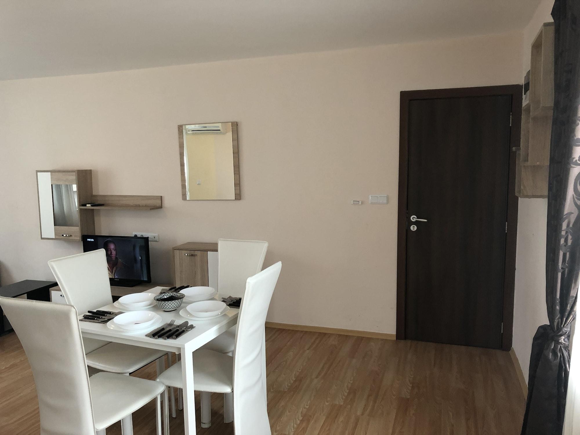 Palace De Luxe Apartments Pomorie Exterior foto